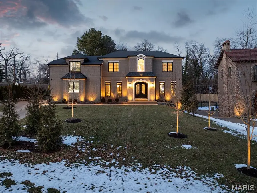 1 Tuscany Park, Clayton, MO 63105 - #2