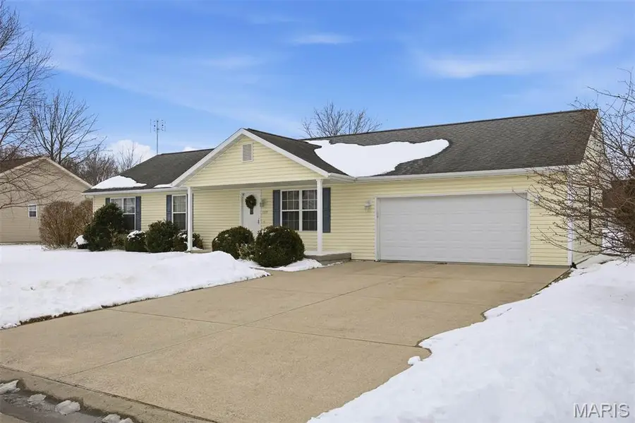 129 Jefferson Drive, Breese, IL 62230 - #2
