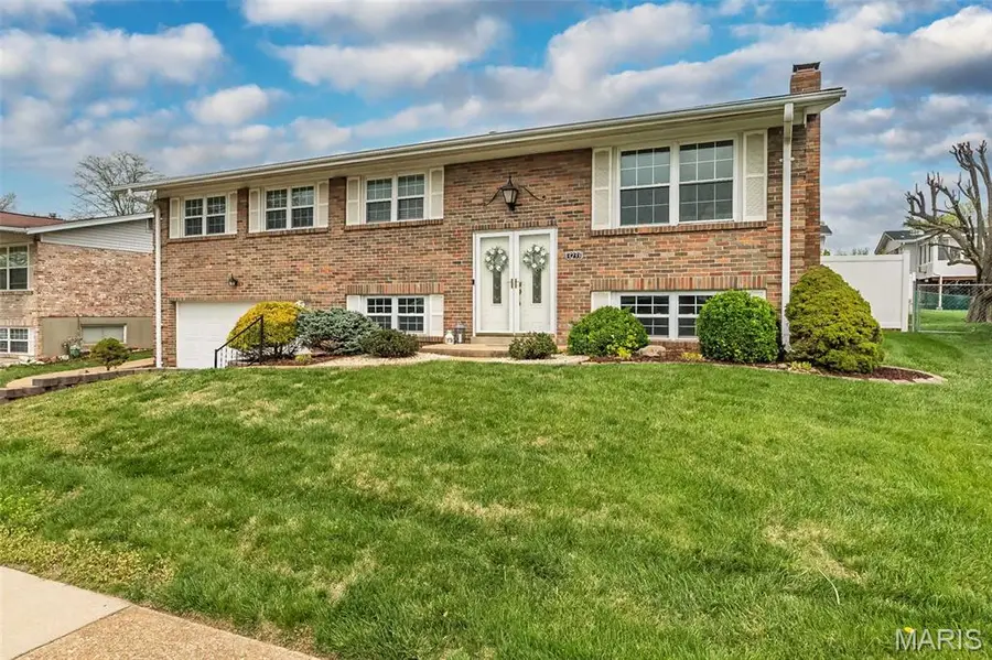 3233 Hedgetree Lane, Saint Louis, MO 63129 - #2