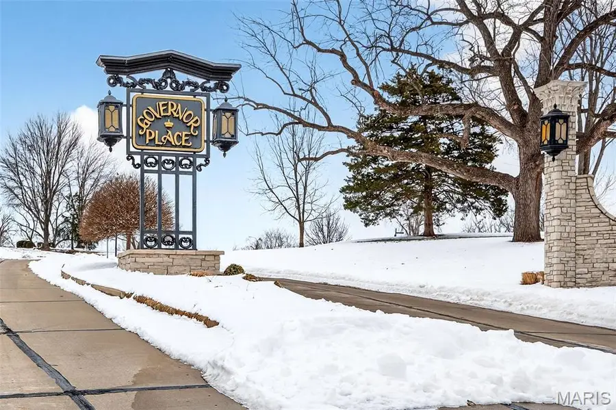 244 E Governor Place, Saint Charles, MO 63301 - #2