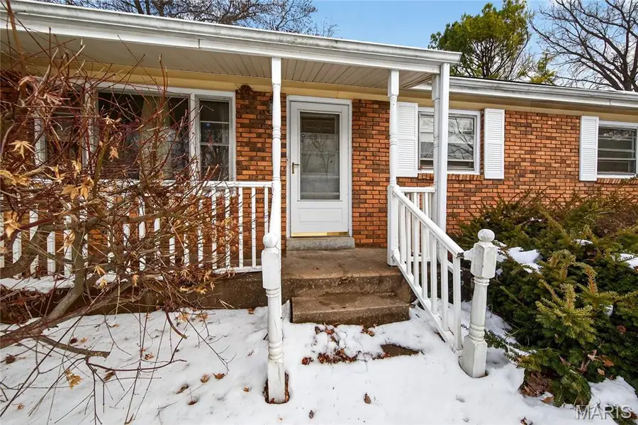 1451 Farmview Avenue, Saint Louis, MO 63138 - #3