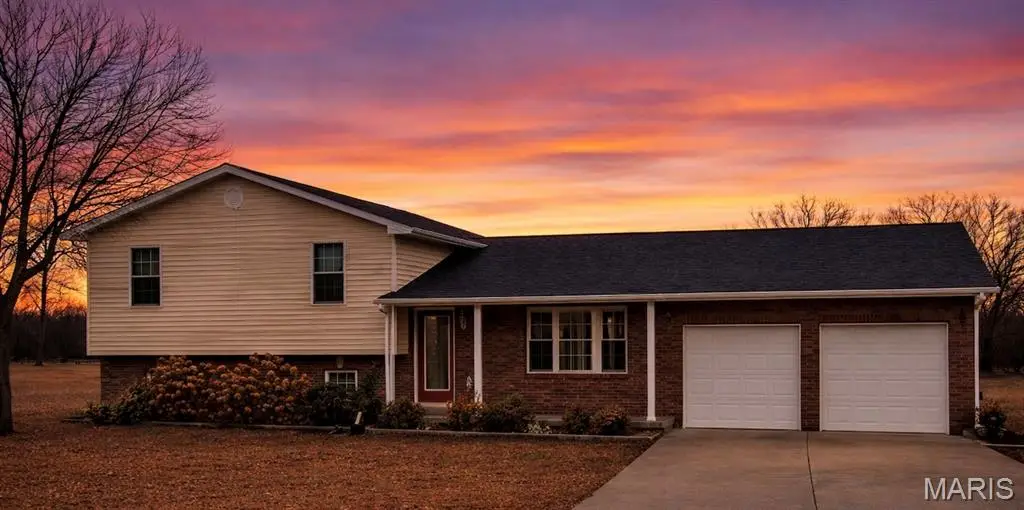 2003 Madison 208, Fredericktown, MO 63645 - #1