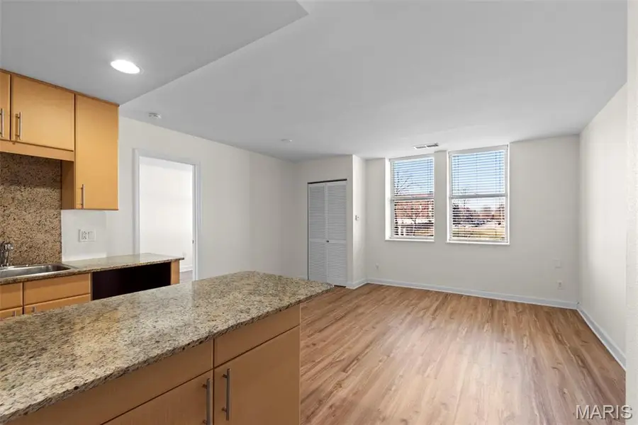 5696 Kingsbury Avenue #107, Saint Louis, MO 63112 - #2