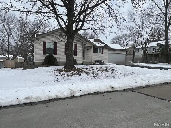 1108 Mendoza Drive, St Peters, MO 63376