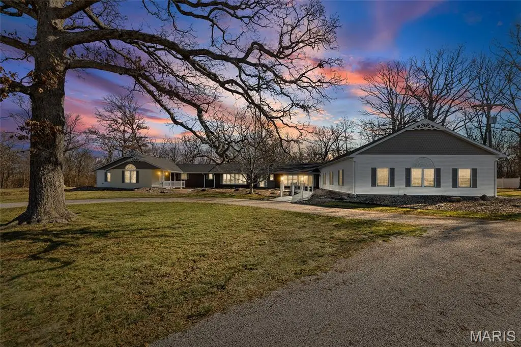 10102 State Route 127, Nashville, IL 62263 - #1