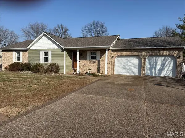 7 Hunters Trail, Mascoutah, IL 62258