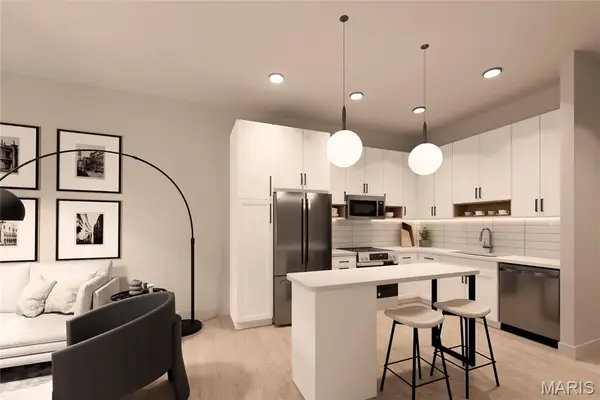 1121 S Main Street #215, St Charles, MO 63301