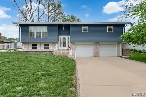 820 Treadway Avenue, St Charles, MO 63301