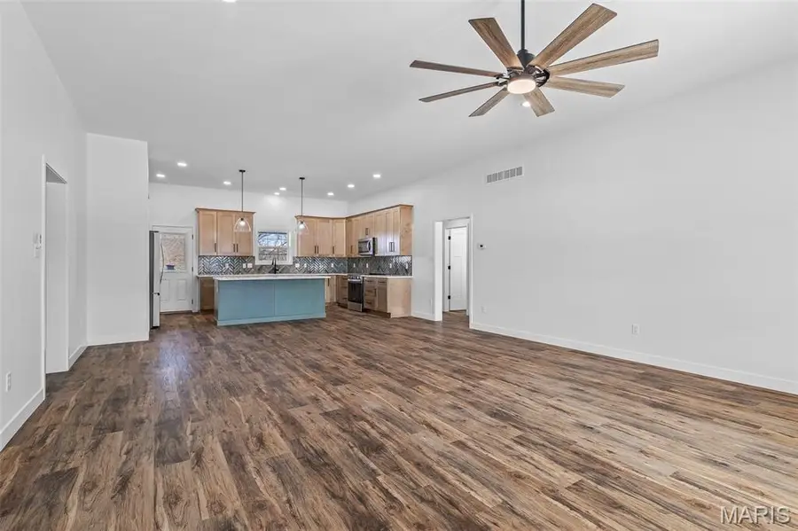 323 Wellington Place, Farmington, MO 63640 - #3