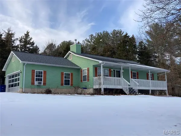 905 Ranch Lane, Villa Ridge, MO 63089