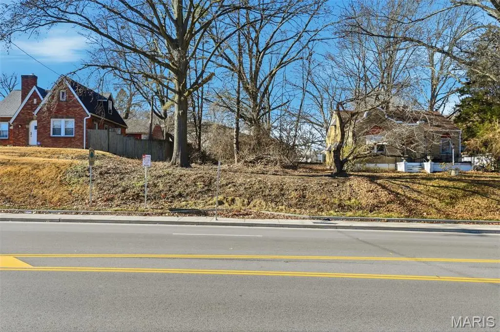 1881 S New Florissant Road, Florissant, MO 63031 - #1