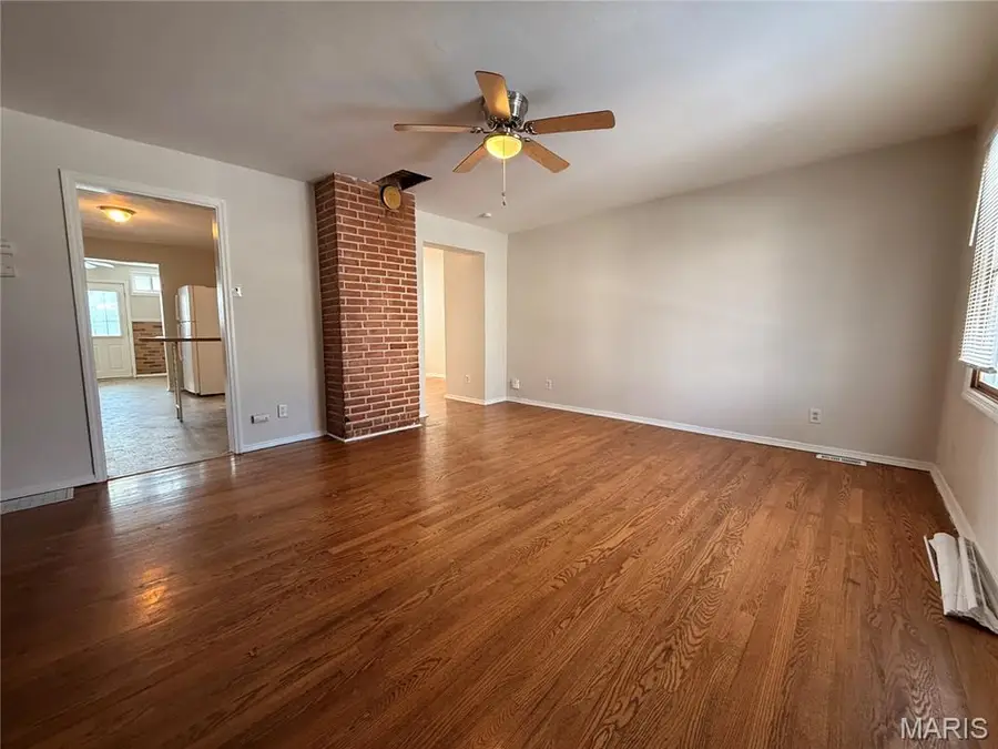 4552 Ray Avenue, Saint Louis, MO 63116 - Image #2