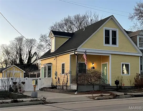 917 N 5th Street, St Charles, MO 63301