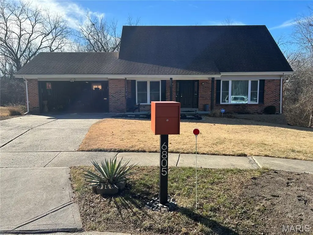 6805 Trois Court, Florissant, MO 63033 - #1
