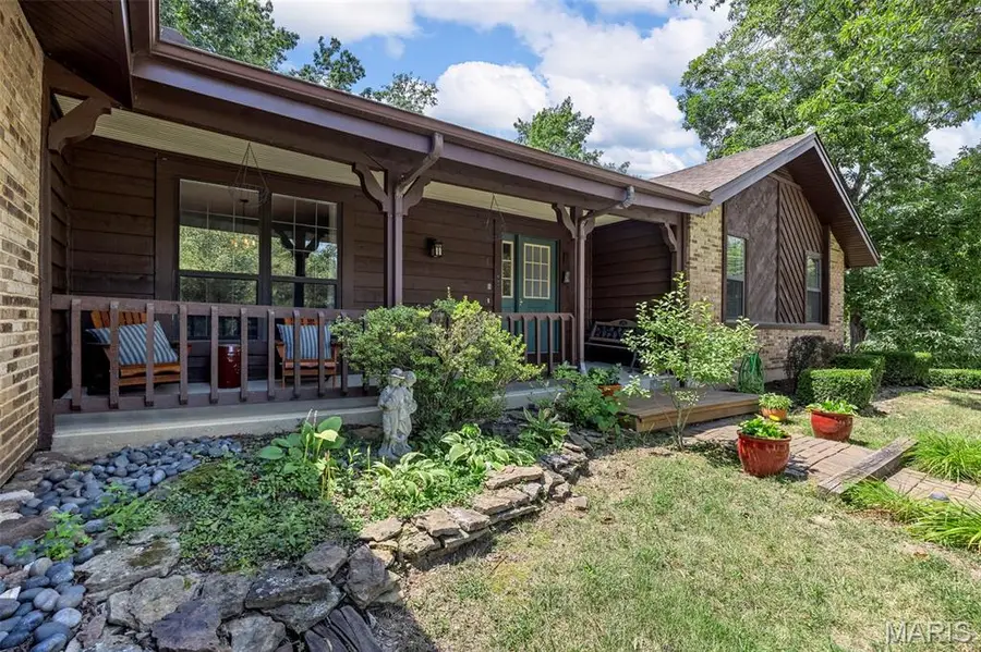 21 Ravenwood Court, Lake Saint Louis, MO 63367 - #2