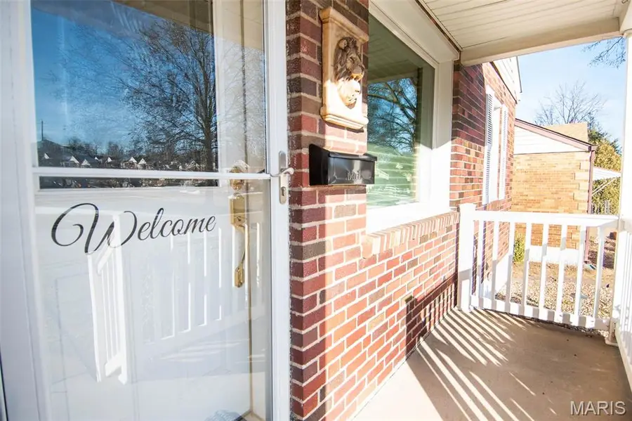 9105 Southview Lane, Saint Louis, MO 63123 - #2