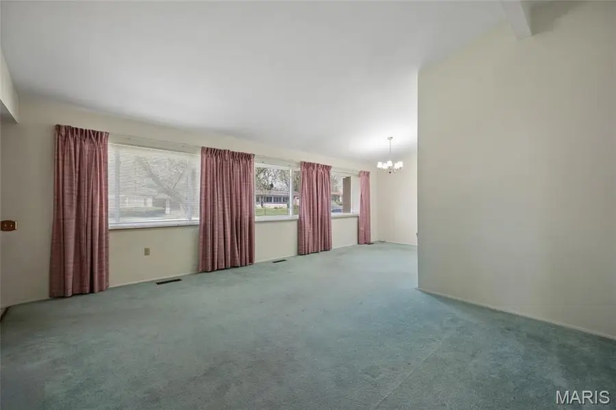 1680 Horseshoe Drive, Florissant, MO 63033 - #3