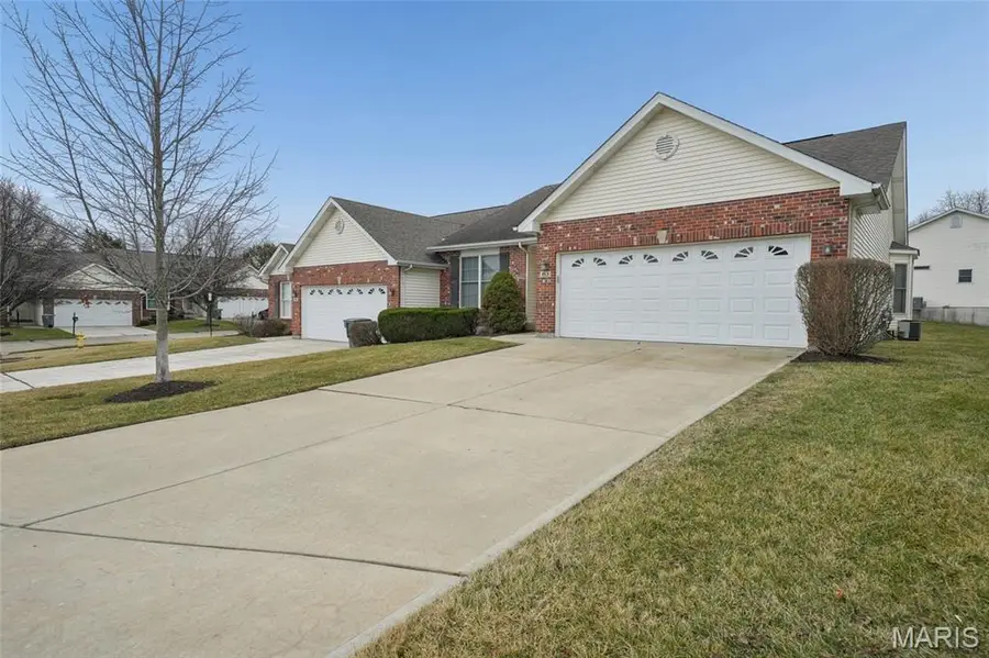 83 Foxgate Court, Saint Peters, MO 63376 - #2