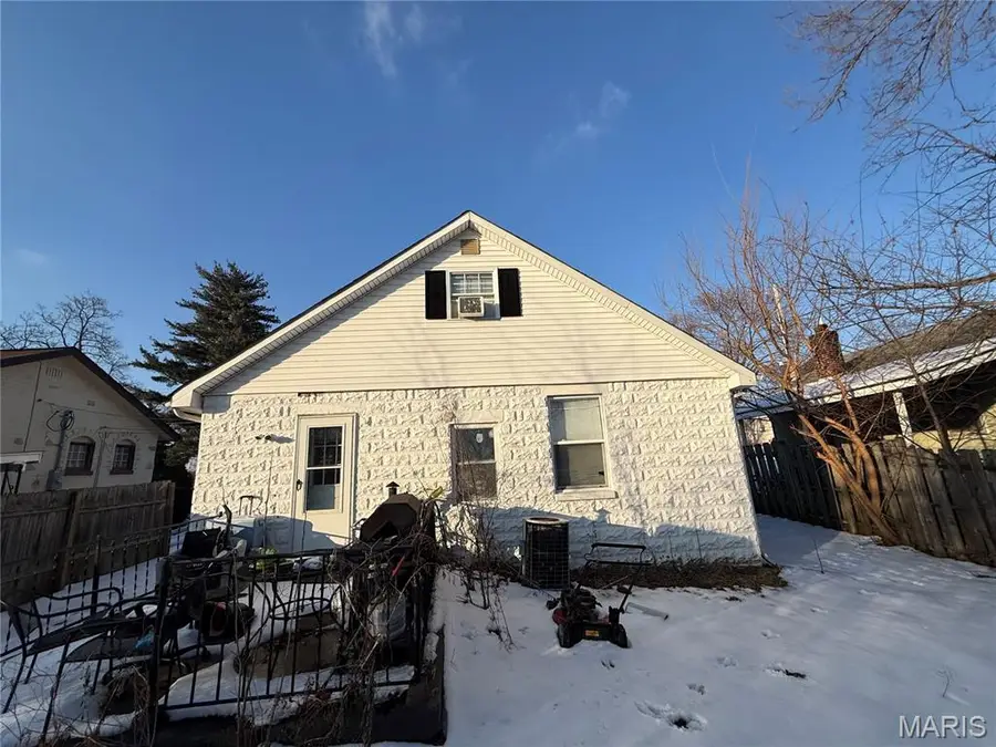 3528 Summit Avenue, Mehlville, MO 63129 - #3