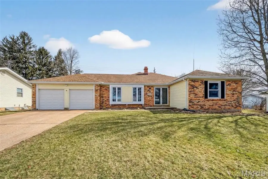 5881 Sir Edward Lane, Florissant, MO 63033 - #2