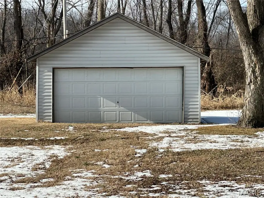 69 Jarvis Place, East Saint Louis, IL 62207 - #3