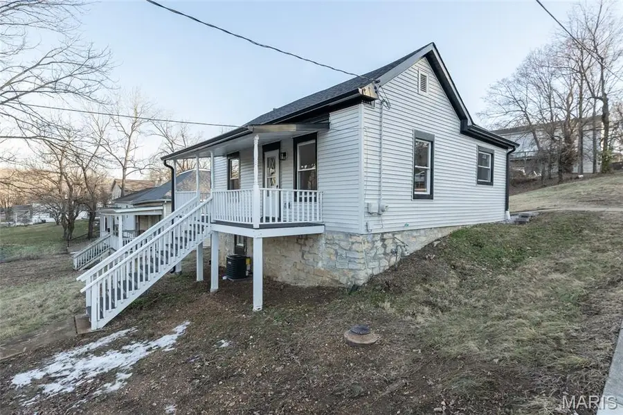 401 E Miller Street, De Soto, MO 63020 - #2