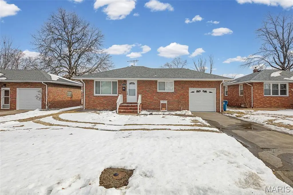 629 Leslie Avenue, Wood River, IL 62095 - #1