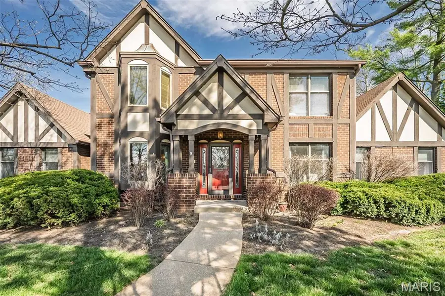 606 Aspen Ridge Court, Town And Country, MO 63017 - #3