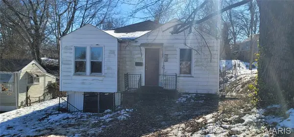 8834 Tyrell Drive, St Louis, MO 63136