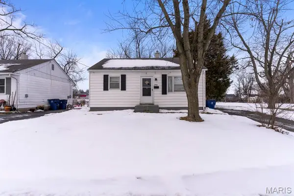 3743 Wright Avenue, St Ann, MO 63074