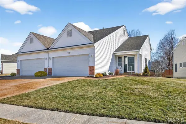 214 Maryland Drive #26B, O'Fallon, MO 63366