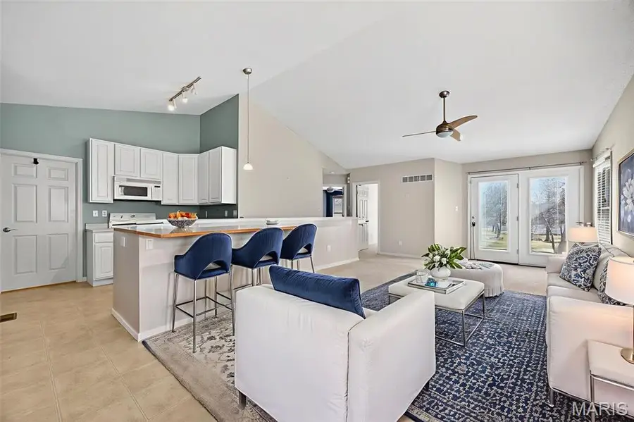 214 Maryland Drive #26B, Ofallon, MO 63366 - #3