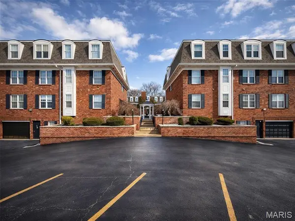 524 N Kirkwood Road #2A, Kirkwood, MO 63122