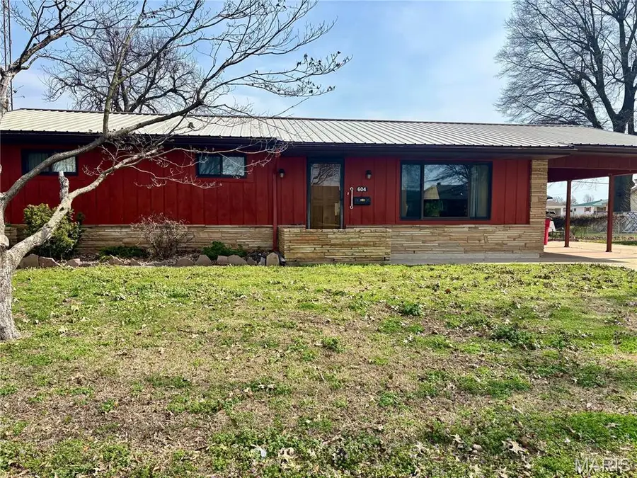 604 Maple Street, Sikeston, MO 63801 - #2