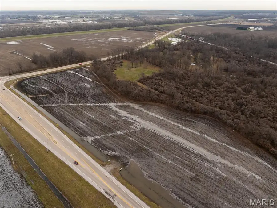 4220 New Poag Road, South Roxana, IL 62087 - #2