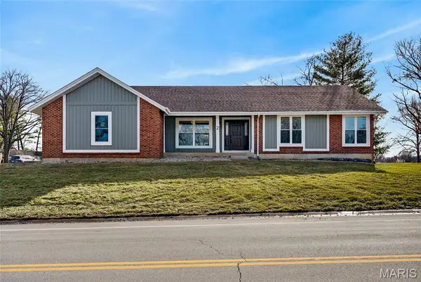 2 Riviera Court, Lake St Louis, MO 63367