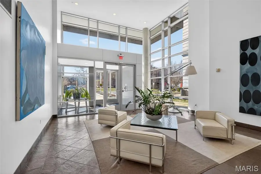 4545 Lindell Boulevard #20, Saint Louis, MO 63108 - #2