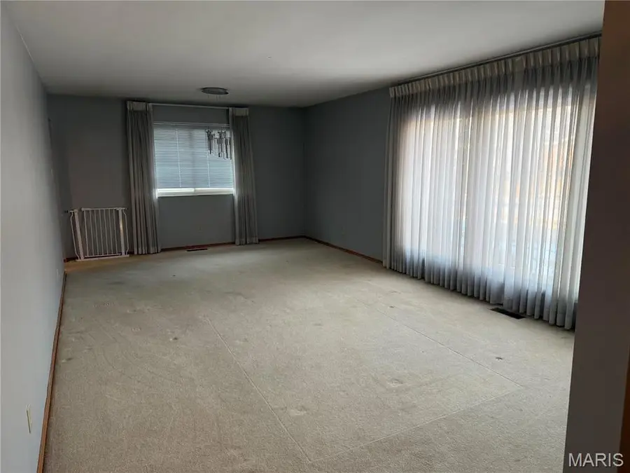 2670 Delaware Drive, Florissant, MO 63033 - #3