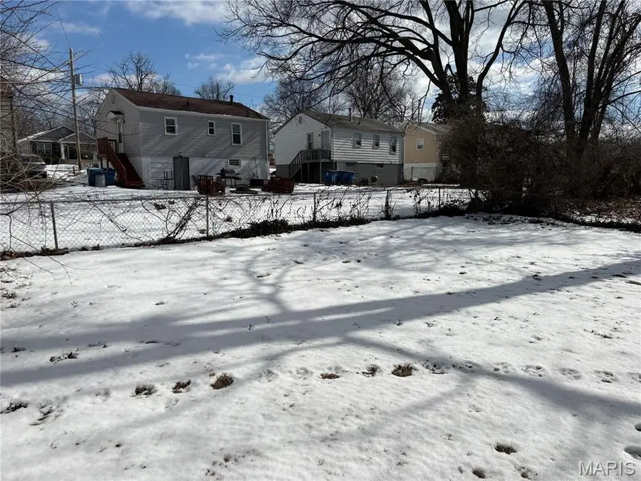 6042 Hancock Avenue, Berkeley, MO 63134 - #3