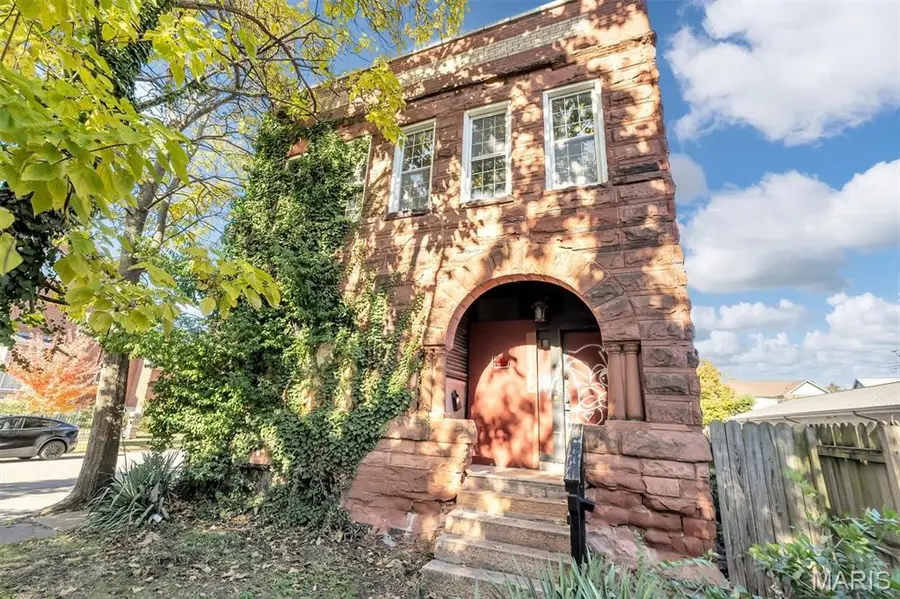 4169 Mcpherson Avenue, Saint Louis, MO 63108 - Image #2