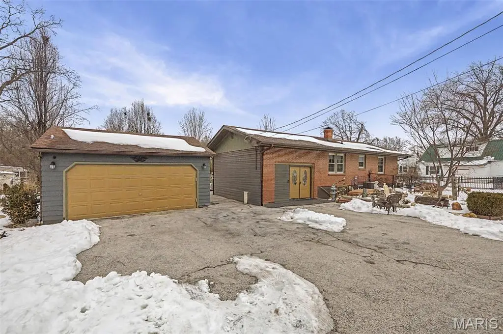 1102 Sheehan Lane, Alton, IL 62002 - #1