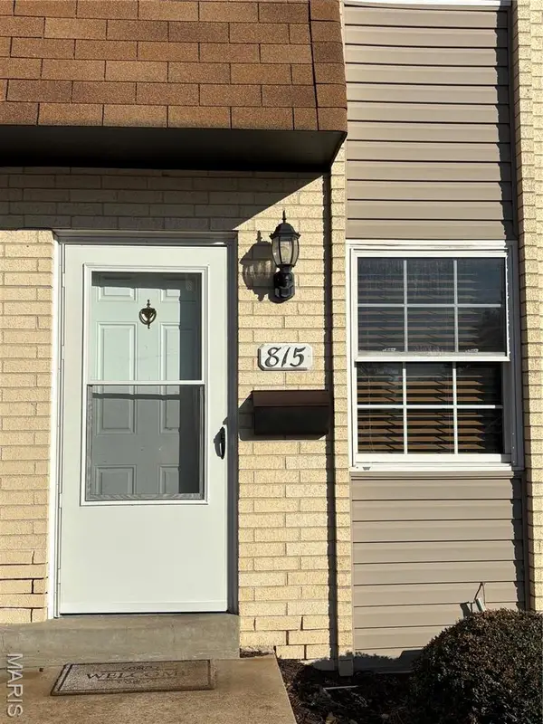 815 Wendevy Court, Ballwin, MO 63011