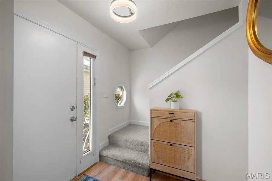 2042 Kentmore Lane, Chesterfield, MO 63017 - Image #3