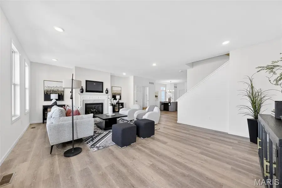 4208 Marais Temps Clair Drive, Saint Charles, MO 63301 - Image #2