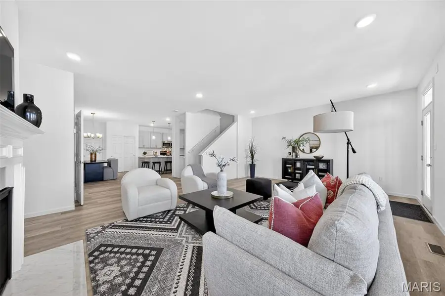 4208 Marais Temps Clair Drive, Saint Charles, MO 63301 - Image #3