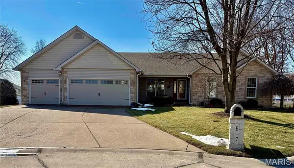 67 Simeon Court, St Peters, MO 63376