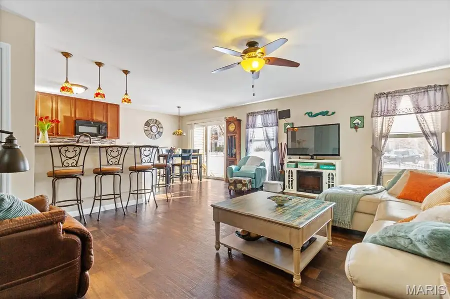 332 Willott Square Drive, Saint Peters, MO 63376 - Image #2