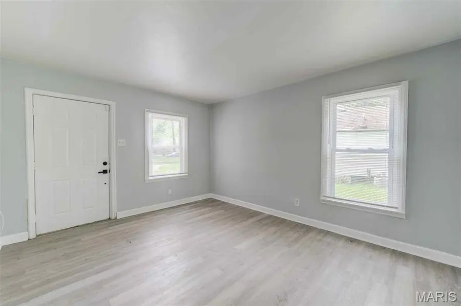 25 Vierling Drive, Calverton Park, MO 63135 - #2