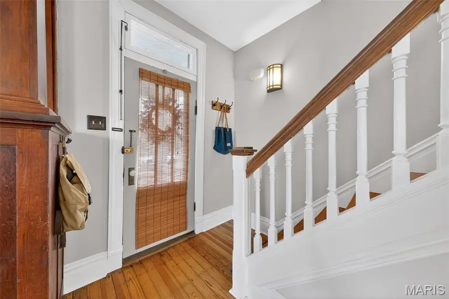 3218 Walter Avenue, Saint Louis, MO 63143 - #2