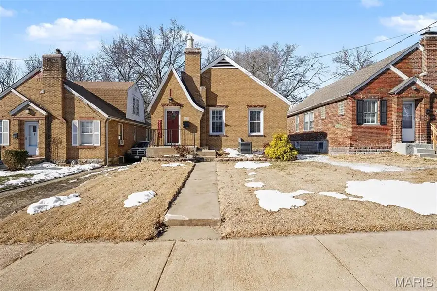 415 Thomas Avenue, Ferguson, MO 63135 - #2